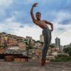 Jovem bailarino de favela de BH é convidado para dançar em companhia dos EUA